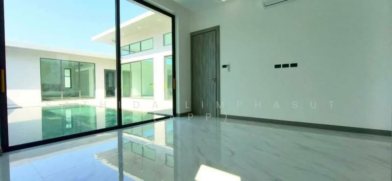 Grand Family Villa Luxury 5-Bedroom Oasis In Chaiyapruek, Chon Buri (Pattaya), Nong Hin 5, Muang Pattaya, Amphoe Bang Lamung, Chang Wat Chon Buri 20150, Thailand, Nong Pru, Bang Lamung (Pattaya), Chon Buri (Pattaya), 5 Bedrooms, 190 sqm, Villa For Rent, by Sathida Limphasut (App), 500192257 - DDproperty.com