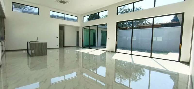 Grand Family Villa Luxury 5-Bedroom Oasis In Chaiyapruek, Chon Buri (Pattaya), Nong Hin 5, Muang Pattaya, Amphoe Bang Lamung, Chang Wat Chon Buri 20150, Thailand, Nong Pru, Bang Lamung (Pattaya), Chon Buri (Pattaya), 5 Bedrooms, 190 sqm, Villa For Rent, by Sathida Limphasut (App), 500192257 - DDproperty.com