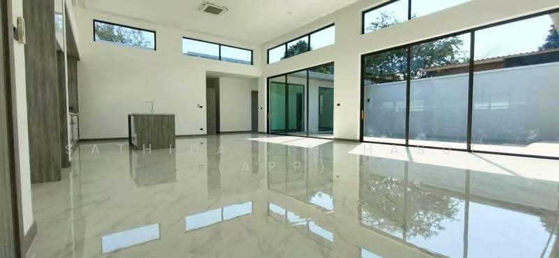 Grand Family Villa Luxury 5-Bedroom Oasis In Chaiyapruek, Chon Buri (Pattaya), Nong Hin 5, Muang Pattaya, Amphoe Bang Lamung, Chang Wat Chon Buri 20150, Thailand, Nong Pru, Bang Lamung (Pattaya), Chon Buri (Pattaya), 5 Bedrooms, 190 sqm, Villa For Rent, by Sathida Limphasut (App), 500192257 - DDproperty.com