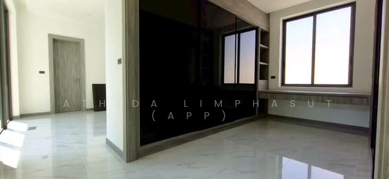 Grand Family Villa Luxury 5-Bedroom Oasis In Chaiyapruek, ชลบุรี, Nong Hin 5, Muang Pattaya, Amphoe Bang Lamung, Chang Wat Chon Buri 20150, Thailand, หนองปรือ, บางละมุง, ชลบุรี, 190 ตร.ม., วิลล่า ให้เช่า, โดย Sathida Limphasut (App), 500192257 - DDproperty.com