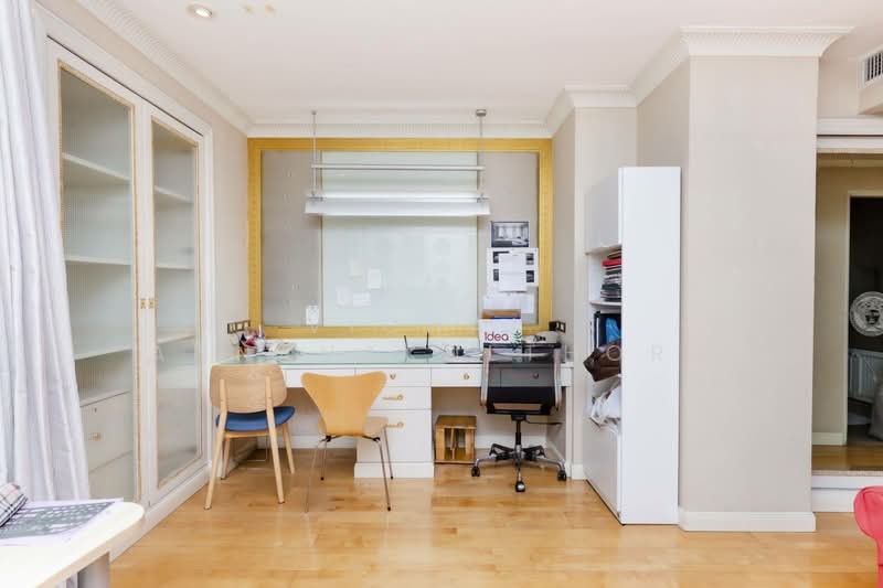 Langsuan Ville, Bangkok, 50 Soi Langsuan, Lumphini, Pathum Wan, Bangkok, 3 Bedrooms, 242 sqm, Condo For Rent, by Vichai  Annavakulthorn, 500192261 - DDproperty.com