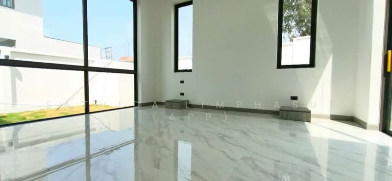 Grand Family Villa Luxury 5-Bedroom Oasis In Chaiyapruek, Chon Buri (Pattaya), Nong Hin 5, Muang Pattaya, Amphoe Bang Lamung, Chang Wat Chon Buri 20150, Thailand, Nong Pru, Bang Lamung (Pattaya), Chon Buri (Pattaya), 4 Bedrooms, 490 sqm, Villa For Rent, by Sathida Limphasut (App), 500192267 - DDproperty.com