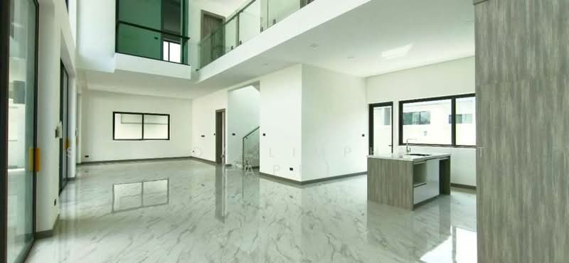 Grand Family Villa Luxury 5-Bedroom Oasis In Chaiyapruek, ชลบุรี, Nong Hin 5, Muang Pattaya, Amphoe Bang Lamung, Chang Wat Chon Buri 20150, Thailand, หนองปรือ, บางละมุง, ชลบุรี, 490 ตร.ม., วิลล่า ให้เช่า, โดย Sathida Limphasut (App), 500192267 - DDproperty.com