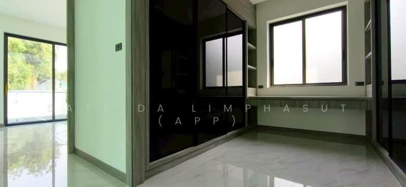 Grand Family Villa Luxury 5-Bedroom Oasis In Chaiyapruek, Chon Buri (Pattaya), Nong Hin 5, Muang Pattaya, Amphoe Bang Lamung, Chang Wat Chon Buri 20150, Thailand, Nong Pru, Bang Lamung (Pattaya), Chon Buri (Pattaya), 4 Bedrooms, 490 sqm, Villa For Rent, by Sathida Limphasut (App), 500192267 - DDproperty.com