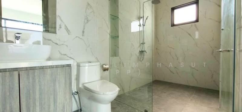 Grand Family Villa Luxury 5-Bedroom Oasis In Chaiyapruek, Chon Buri (Pattaya), Nong Hin 5, Muang Pattaya, Amphoe Bang Lamung, Chang Wat Chon Buri 20150, Thailand, Nong Pru, Bang Lamung (Pattaya), Chon Buri (Pattaya), 4 Bedrooms, 490 sqm, Villa For Rent, by Sathida Limphasut (App), 500192267 - DDproperty.com