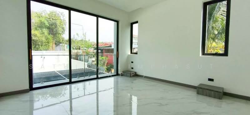 Grand Family Villa Luxury 5-Bedroom Oasis In Chaiyapruek, Chon Buri (Pattaya), Nong Hin 5, Muang Pattaya, Amphoe Bang Lamung, Chang Wat Chon Buri 20150, Thailand, Nong Pru, Bang Lamung (Pattaya), Chon Buri (Pattaya), 4 Bedrooms, 490 sqm, Villa For Rent, by Sathida Limphasut (App), 500192267 - DDproperty.com