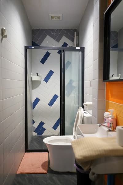 For Sale: Boutique Hostel in Silom 8 Minute Walk to BTS, Bangkok, Suriyawong, Bang Rak, Bangkok, , 248 sqm, Retail Space For Sale, by Chutinun Mungmai, 500192350 - DDproperty.com