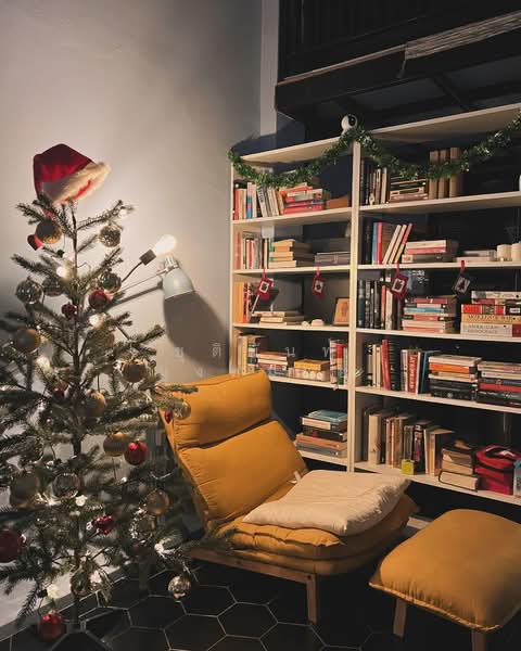 ขาย - For Sale: Boutique Hostel in Silom 8 Minute Walk to BTS, กรุงเทพ