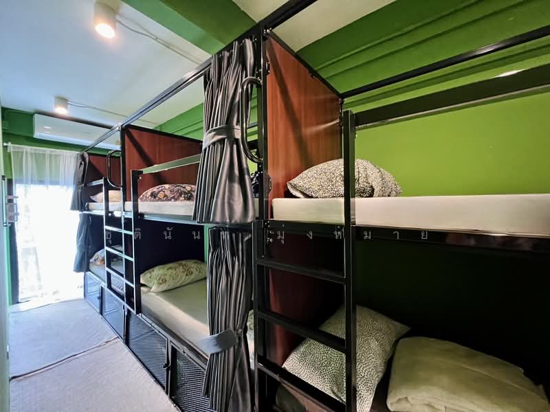 ขาย - For Sale: Boutique Hostel in Silom 8 Minute Walk to BTS, กรุงเทพ