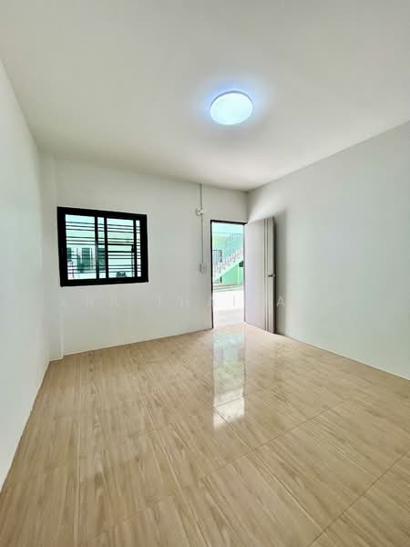 ขายหอพัก พร้อมบ้าน สร้างใหม่ จำนวน 34 ห้อง ใกล้ มาเก็ตวิลเลจรังสิต, Pathum Thani, Khu Khot, Lam Luk Ka, Pathum Thani, , 528 sqm, Business For Sale, by ERA Thailand, 500192376 - DDproperty.com