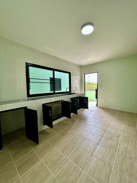 ขายหอพัก พร้อมบ้าน สร้างใหม่ จำนวน 34 ห้อง ใกล้ มาเก็ตวิลเลจรังสิต, Pathum Thani, Khu Khot, Lam Luk Ka, Pathum Thani, , 528 sqm, Business For Sale, by ERA Thailand, 500192376 - DDproperty.com