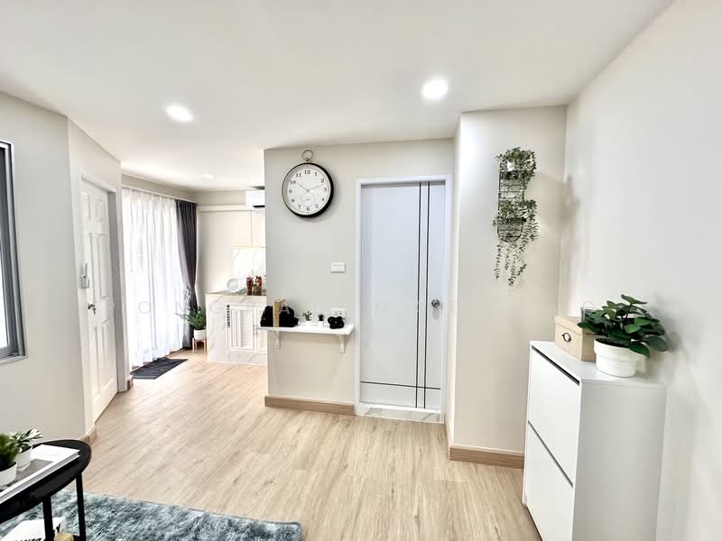 Lumpini Condo Town Bodindecha Ramkhamhaeng, Bangkok, Soi Ramkhamhaeng 43/1, Phlapphla, Wang Thonglang, Bangkok, 1 Bedroom, 28 sqm, Condo For Sale, by Pongpan Matkhao, 500192393 - DDproperty.com