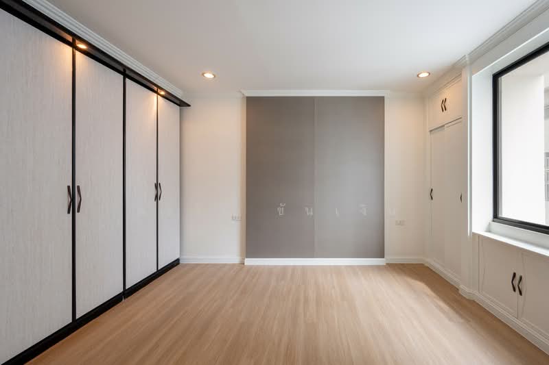 Las Colinas, Bangkok, Sukhumvit 21 Road, Khlongtoei Nua, Watthana, Bangkok, 3 Bedrooms, 240 sqm, Condo For Sale, by ตะวัน ขันเงิน, 500192404 - DDproperty.com