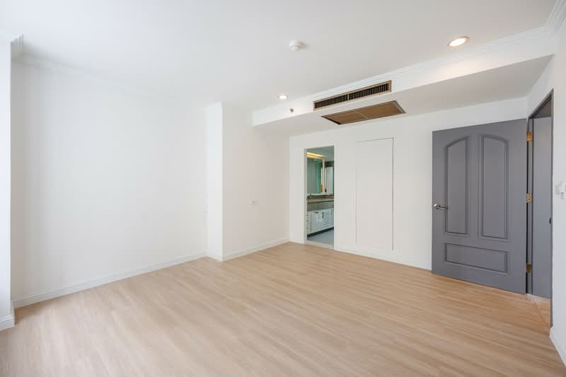 Las Colinas, Bangkok, Sukhumvit 21 Road, Khlongtoei Nua, Watthana, Bangkok, 3 Bedrooms, 240 sqm, Condo For Sale, by ตะวัน ขันเงิน, 500192404 - DDproperty.com