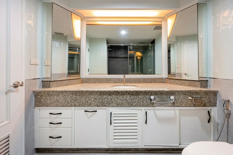 Las Colinas, Bangkok, Sukhumvit 21 Road, Khlongtoei Nua, Watthana, Bangkok, 3 Bedrooms, 240 sqm, Condo For Sale, by ตะวัน ขันเงิน, 500192404 - DDproperty.com