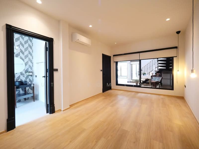 3-BR Townhouse, Bangkok, Khlong Tan Nua, Watthana, Bangkok, 3 Bedrooms, 193 sqm, Townhouse For Sale, by Nuttharom Linla , 500192411 - DDproperty.com