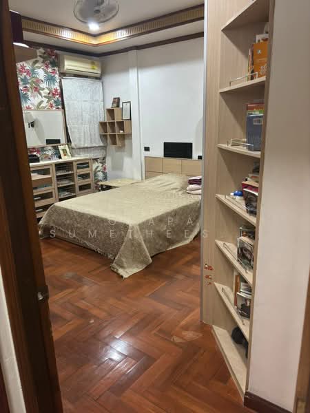 4-BR Townhouse, Bangkok, Khlong Tan Nua, Watthana, Bangkok, 4 Bedrooms, 200 sqm, Townhouse For Sale, by Orapa Sumetheesirisakul, 500192425 - DDproperty.com