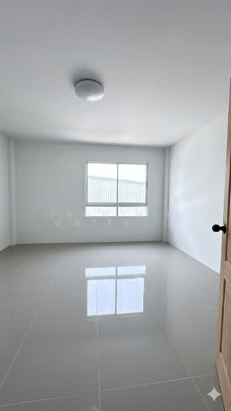 ถูกมาก อาคารพาณิชย์ 3 ชั้น ทำเลค้าขาย ศรีราชา เพียง 2.49 ล้าน ทำเลดี ติดถนน หนองยายบู่ ศรีราชา, ชลบุรี, หนองขาม, ศรีราชา, ชลบุรี, 155 ตร.ม., ตึกแถว-อาคารพาณิชย์ ขาย, โดย Pronthip Wattanasatiengul, 500192432 - DDproperty.com