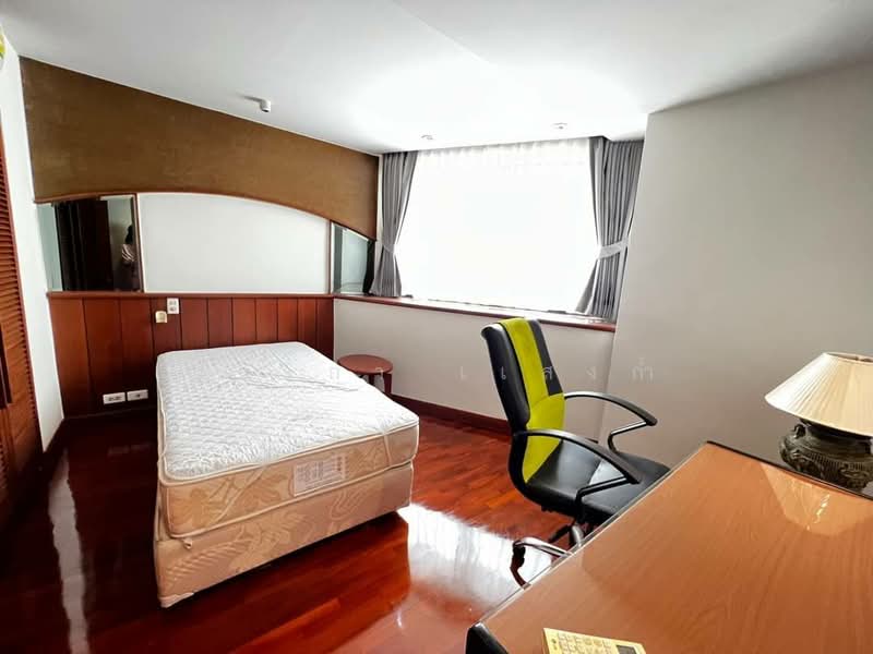 President Park Sukhumvit 24, Bangkok, 99 Sukhumvit 24 Alley, Khlongtoei Nua, Watthana, Bangkok, 3 Bedrooms, 240 sqm, Condo For Rent, by Sarika Saengkam, 500192454 - DDproperty.com