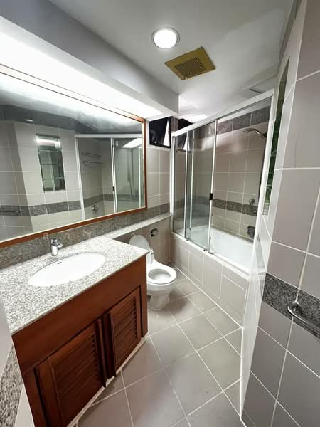 President Park Sukhumvit 24, Bangkok, 99 Sukhumvit 24 Alley, Khlongtoei Nua, Watthana, Bangkok, 3 Bedrooms, 240 sqm, Condo For Rent, by Sarika Saengkam, 500192454 - DDproperty.com