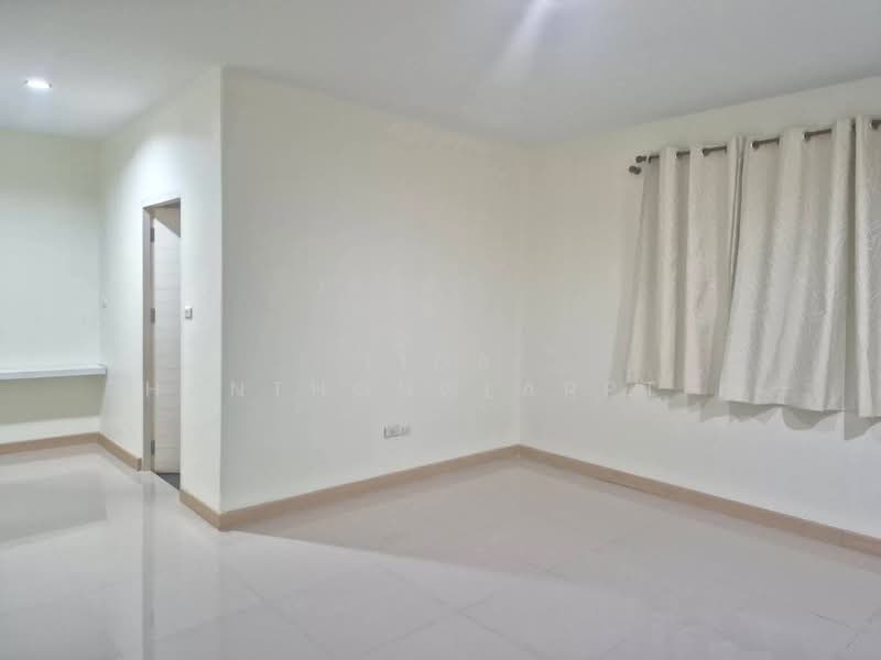 For rent: Single-story office or house, Ladprao 71, near Chokchai 4 BTS station., Bangkok, Lat Phrao, Lat Phrao, Bangkok, , 360 sqm, Office Space For Rent, by Tida phanthonglarptawee, 500192501 - DDproperty.com