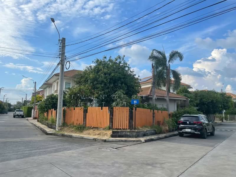 Passorn Prestige Onnut, Bangkok, Chaloem Phrakiat Rama 9 Road, Prawet, Prawet, Bangkok, 3 Bedrooms, 150 sqm, Single Detached House For Sale, by Living Real Estates, 500192513 - DDproperty.com