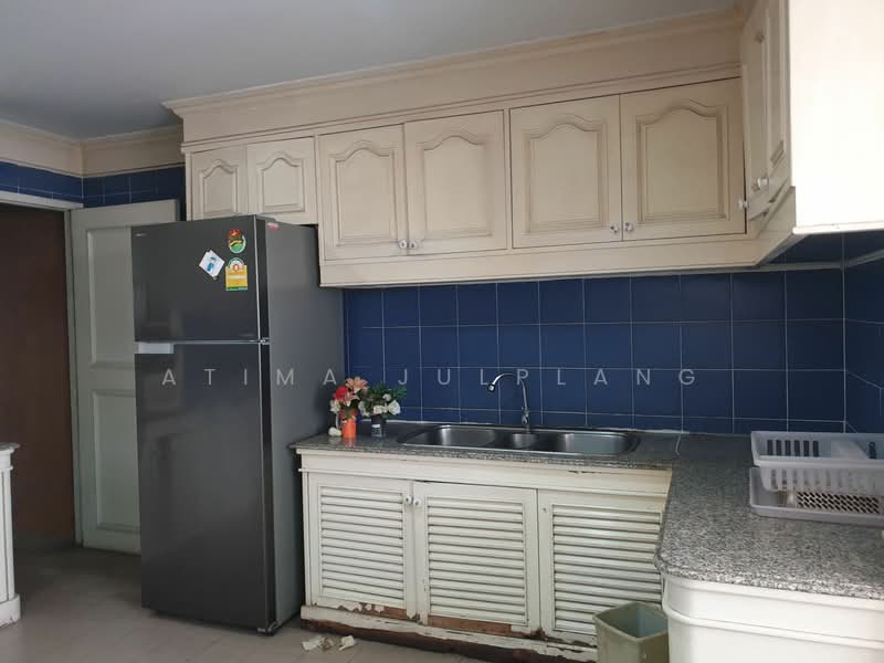 D.S. Tower 1 Sukhumvit 33, Bangkok, Soi Phrom Chit, Khlong Tan Nua, Watthana, Bangkok, 3 Bedrooms, 236 sqm, Condo For Sale, by Prapapan Wilairojvorakul, 500192532 - DDproperty.com