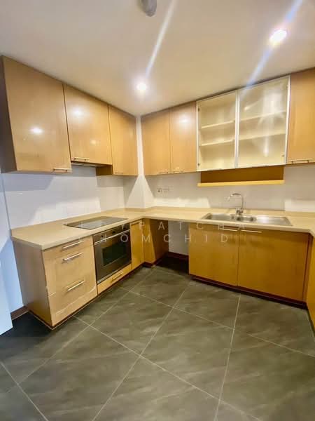 Wattana Suite, Bangkok, Soi Sukhumvit 15, Khlongtoei Nua, Watthana, Bangkok, 3 Bedrooms, 270 sqm, Condo For Rent, by Ploypatcha Chomchid, 500192632 - DDproperty.com