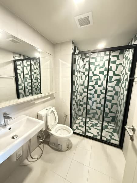 The Base Sukhumvit 50, Bangkok, Soi Roem Charoen 1, Sukhumvit 50 Road, Phra Kanong, Khlong Toei, Bangkok, 1 Bedroom, 32 sqm, Condo For Rent, by Rapeephan, 500192639 - DDproperty.com