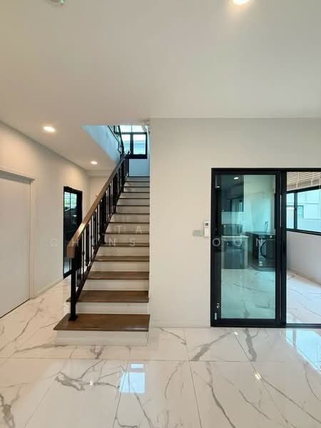 Setthasiri Serithai, Bangkok, Kanchanaphisek 11/3 Intersection 4, Khan Na Yao, Khan Na Yao, Bangkok, 4 Bedrooms, 291 sqm, Single Detached House For Rent, by Tarit Chinsomboon, 500192747 - DDproperty.com