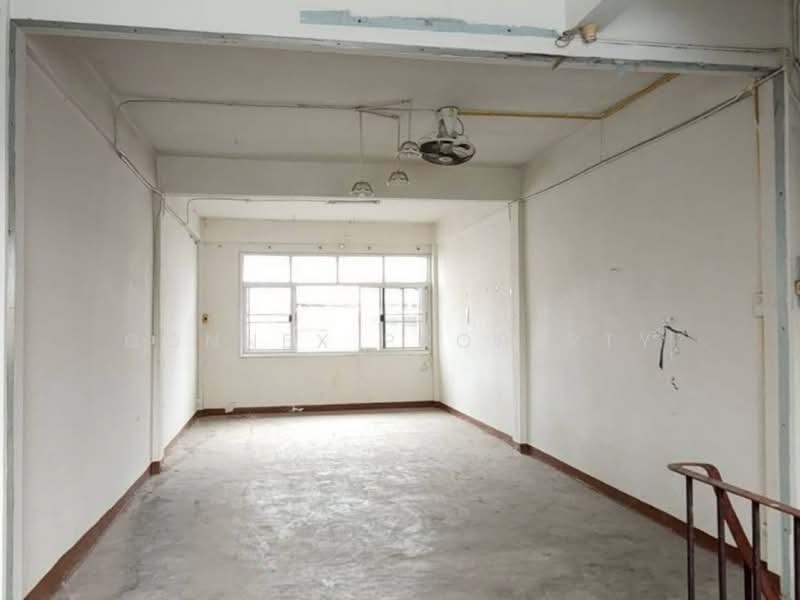 ตึกแถว โชคชัย 4 ติดถนนใหญ่ ขายพร้อมผู้เช่า, กรุงเทพ, โชคชัย 4, ลาดพร้าว, ลาดพร้าว, กรุงเทพ, 250 ตร.ม., ตึกแถว-อาคารพาณิชย์ ขาย, โดย Connex Property, 500192802 - DDproperty.com