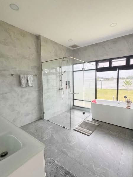 Pool Villa ให้เช่า โรงเรียนนานาชาติลานนา เพียง 10 นาที ค่าเช่า 100,000 บาท / เดือน No.14P016, Chiang Mai, Hang Dong, Hang Dong, Chiang Mai, 4 Bedrooms, 530 sqm, Single Detached House For Rent, by Rutchaporn Tunsiri, 500192830 - DDproperty.com