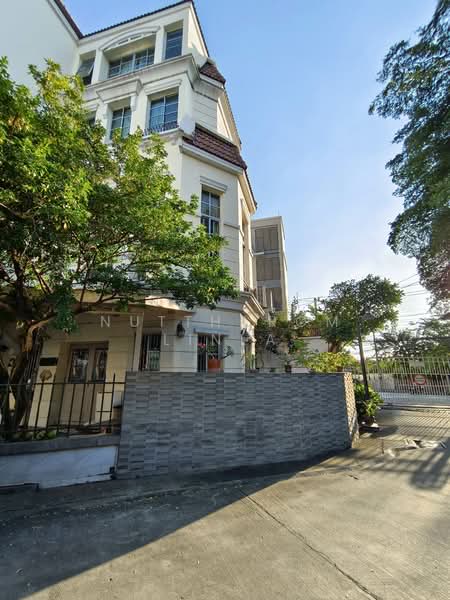 Baan Klang Krung Sathorn - North South Road, Bangkok, Bang Klo, Bang Kho Laem, Bangkok, 4 Bedrooms, 564 sqm, Semi-Detached House (Twin House) For Sale, by Nuttharom Linla, 500192842 - DDproperty.com