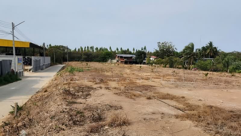 Land for sale in Ratchaburi, Lum Din Subdistrict, in the heart of the city. The land is already leve, Ratchaburi, เพชรเกษม, Lum Din, Muang Ratchaburi, Ratchaburi, , 12,024 sqm, Land For Sale, by Connex Property, 500192864 - DDproperty.com