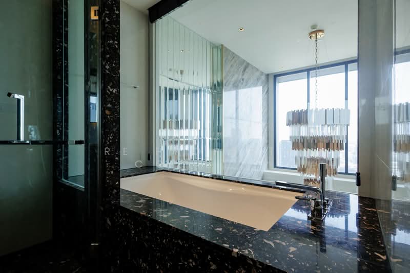 BEATNIQ Sukhumvit 32, Bangkok, Soi Sukhumvit 32, Sukhumvit Road, Khong Tan, Khlong Toei, Bangkok, 2 Bedrooms, 105 sqm, Condo For Rent, by RE PROPERTY CO.,LTD., 500192933 - DDproperty.com