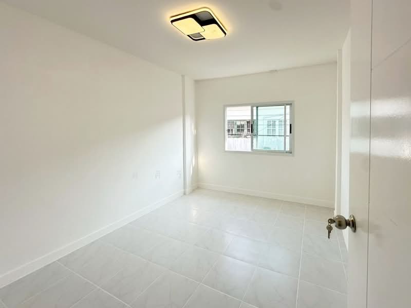 Wararak, Bangkok, Sam Wa Tawan Tok, Khlong Sam Wa, Bangkok, 4 Bedrooms, 120 sqm, Townhouse For Sale, by คุณ ศศิวิภา พูลทา, 500192952 - DDproperty.com