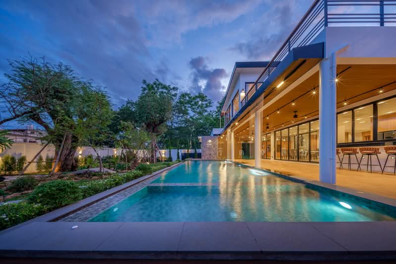 For Sale - Expansive 5-Bedroom Modern Pool Villa with Tropical Garden in Chiang Mai, Chiang Mai