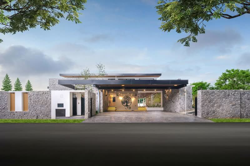 For Sale - Expansive 5-Bedroom Modern Pool Villa with Tropical Garden in Chiang Mai, Chiang Mai