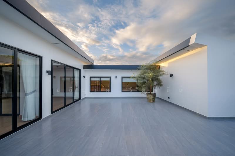 For Sale - Expansive 5-Bedroom Modern Pool Villa with Tropical Garden in Chiang Mai, Chiang Mai