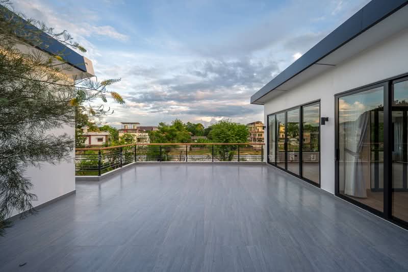 For Sale - Expansive 5-Bedroom Modern Pool Villa with Tropical Garden in Chiang Mai, Chiang Mai