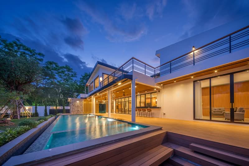 For Sale - Expansive 5-Bedroom Modern Pool Villa with Tropical Garden in Chiang Mai, Chiang Mai