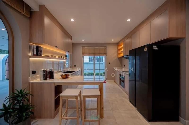 Pool Suite, Chiang Mai, Mae Hia, Muang Chiang Mai, Chiang Mai, 4 Bedrooms, 350 sqm, Single Detached House For Rent, by Phadchanin Vaseenon, 500192999 - DDproperty.com