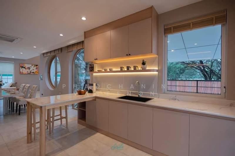 Pool Suite, Chiang Mai, Mae Hia, Muang Chiang Mai, Chiang Mai, 4 Bedrooms, 350 sqm, Single Detached House For Rent, by Phadchanin Vaseenon, 500192999 - DDproperty.com