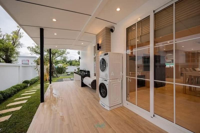 Pool Suite, Chiang Mai, Mae Hia, Muang Chiang Mai, Chiang Mai, 4 Bedrooms, 350 sqm, Single Detached House For Rent, by Phadchanin Vaseenon, 500192999 - DDproperty.com