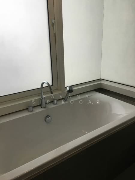 Siri At Sukhumvit, Bangkok, 902 Sukhumvit Road, Phra Kanong, Khlong Toei, Bangkok, 2 Bedrooms, 75 sqm, Condo For Rent, by Pavana Sirikogar, 500193046 - DDproperty.com