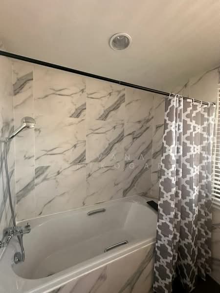 Baan Suanpetch, Bangkok, 18 Soi Sukhumvit 39, Khlong Tan Nua, Watthana, Bangkok, 3 Bedrooms, 133 sqm, Condo For Rent, by Pavana Sirikogar, 500193169 - DDproperty.com