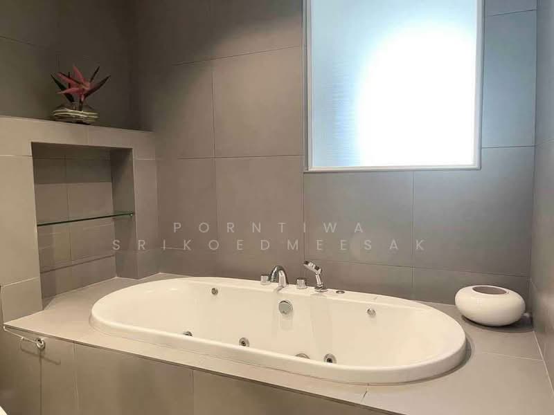 Athenee Residence, Bangkok, 65 Witthayu Road, Lumphini, Pathum Wan, Bangkok, 2 Bedrooms, 135 sqm, Condo For Rent, by Porntiwa Srikoedmeesak, 500193178 - DDproperty.com