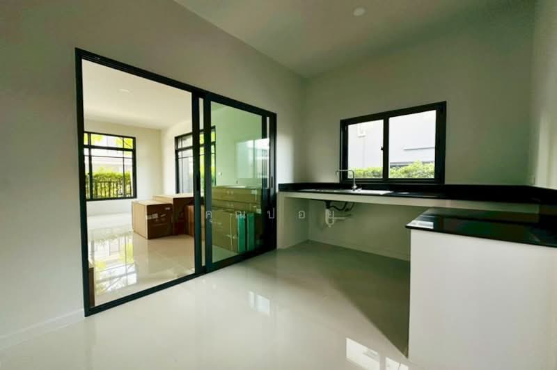 Grand Britania Rama 9-Krungthep Kreetha : แกรนด์ บริทาเนีย พระราม 9-กรุงเทพกรีฑา, Bangkok, ถนนพัฒนาชนบท 3, Khlong Song Ton Nun, Lat Krabang, Bangkok, 3 Bedrooms, 185 sqm, Single Detached House For Sale, by คุณปอย, 500193221 - DDproperty.com