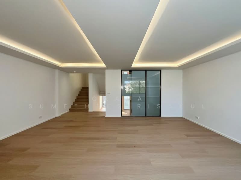 5-BR Townhouse, Bangkok, Phra Kanong Nua, Watthana, Bangkok, 5 Bedrooms, 188 sqm, Townhouse For Sale, by Orapa Sumetheesirisakul, 500193257 - DDproperty.com