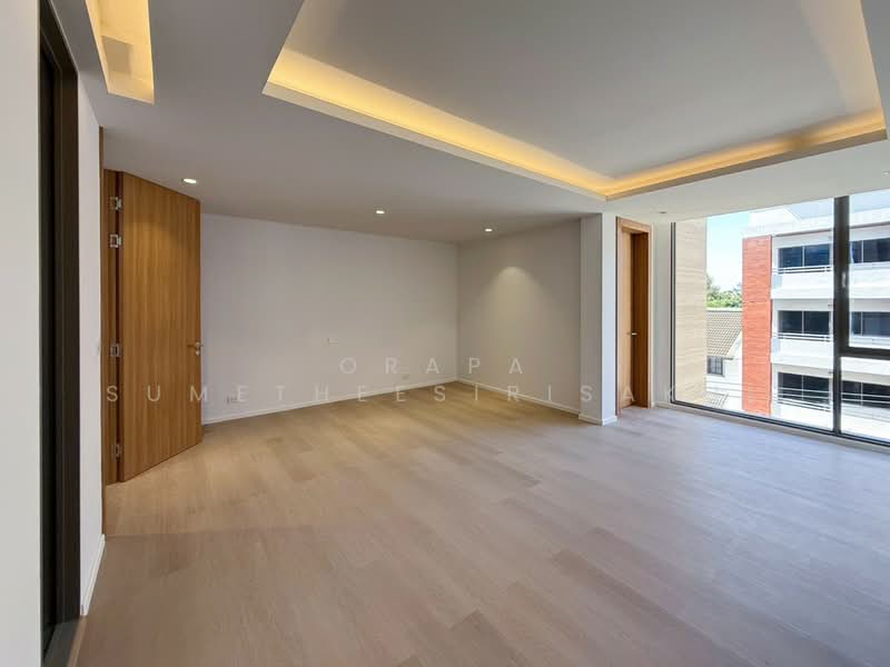 5-BR Townhouse, Bangkok, Phra Kanong Nua, Watthana, Bangkok, 5 Bedrooms, 188 sqm, Townhouse For Sale, by Orapa Sumetheesirisakul, 500193257 - DDproperty.com